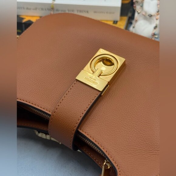 🆕 OROTON 🧿 NWOT Yvonne Baguette Shoulder Bag, Tan - Picture 10 of 14